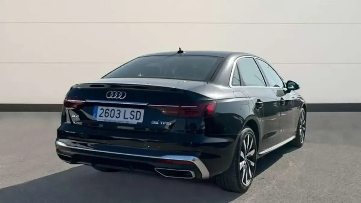 Usado Audi A4 S-Line 150 CV (110 kW) 2021 Negro Berlina