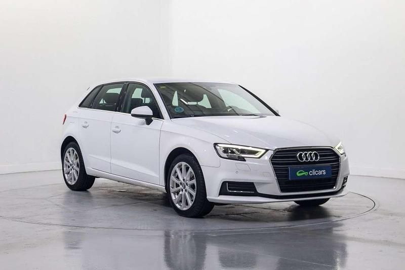 Usado Audi A3 Sportback Design 116 CV (85 kW) 2018 Blanco Utilitario
