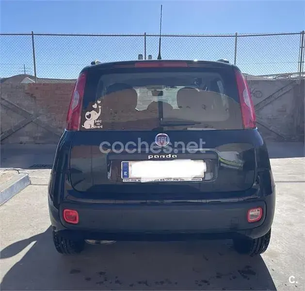 Usado Fiat Panda Lounge 69 HP (50 kW) 2014 Preto Citadino