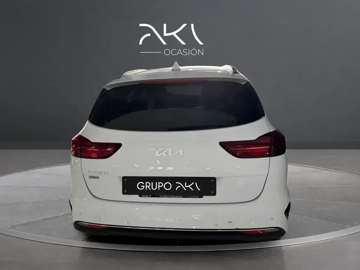 Usado Kia Ceed Style 100 CV (73 kW) 2025 Blanco Utilitario