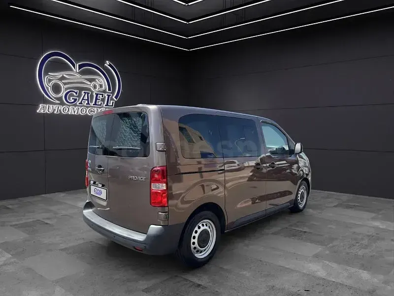Usado Toyota Proace Verso 116 CV (85 kW) 2017 Marrón Familiar