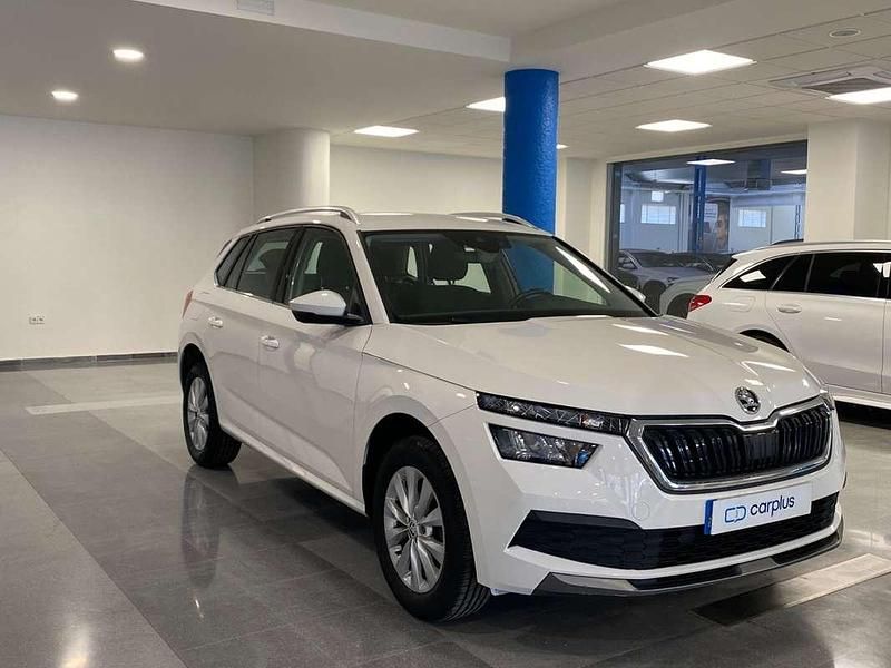 Usado Skoda Kamiq Ambition 110 CV (80 kW) 2021 Blanco SUV