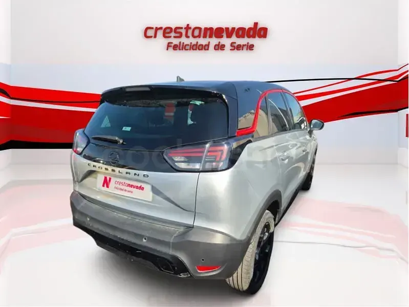 Usado Opel Crossland 110 CV (80 kW) 2023 Gris / plata SUV