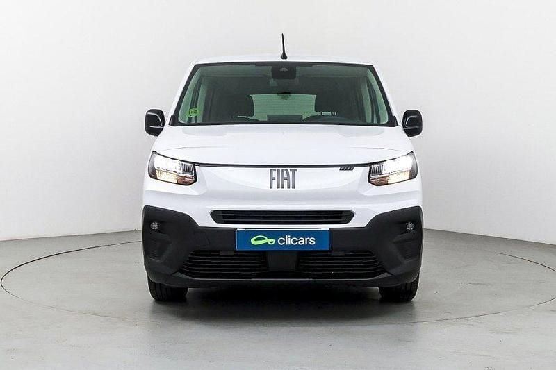 Usado Fiat Doblò 100 CV (73 kW) 2025 Blanco Monovolumen