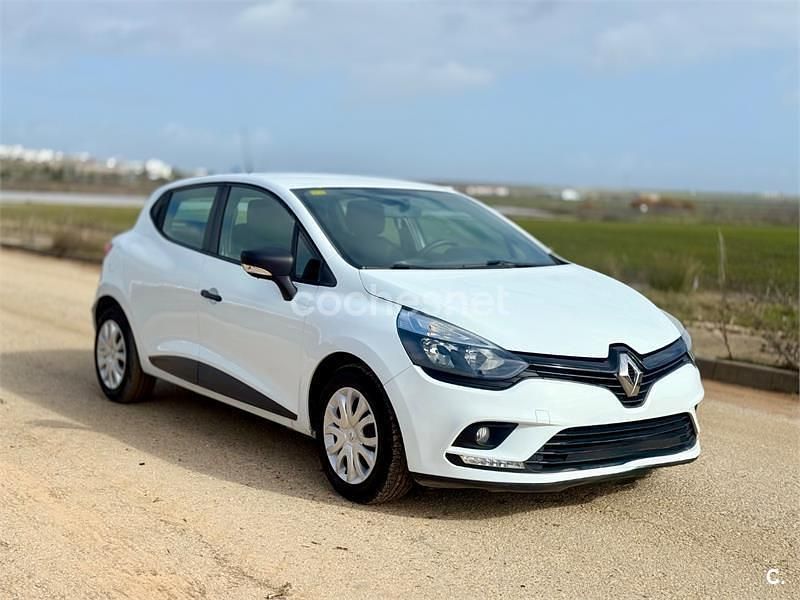 Usado Renault Clio IV Business 75 CV (55 kW) 2018 Blanco Berlina