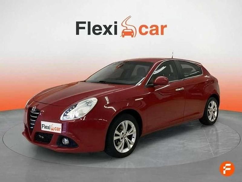 Usado Alfa Romeo Giulietta Distinctive 120 CV (88 kW) 2015 Rojo Utilitario