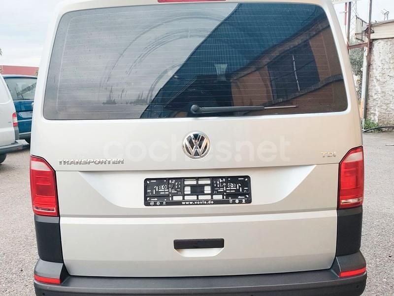 Usado VW Caravelle 102 CV (75 kW) 2018 Gris / plata Monovolumen