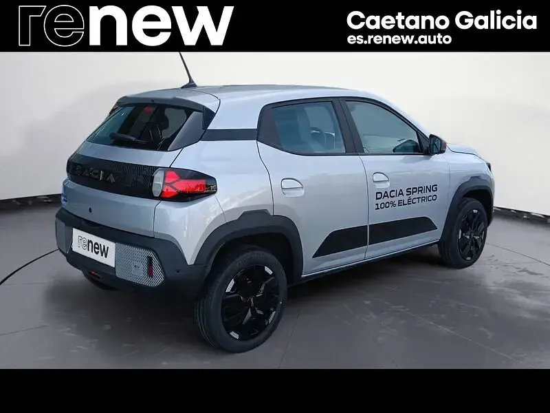 Usado Dacia Spring Extreme 73 kW (100 CV) 2026 Gris Utilitario