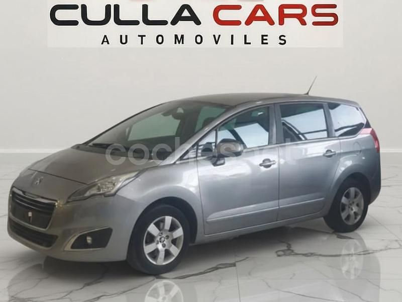 Usado Peugeot 5008 Active 120 CV (88 kW) 2016 Gris / plata Monovolumen