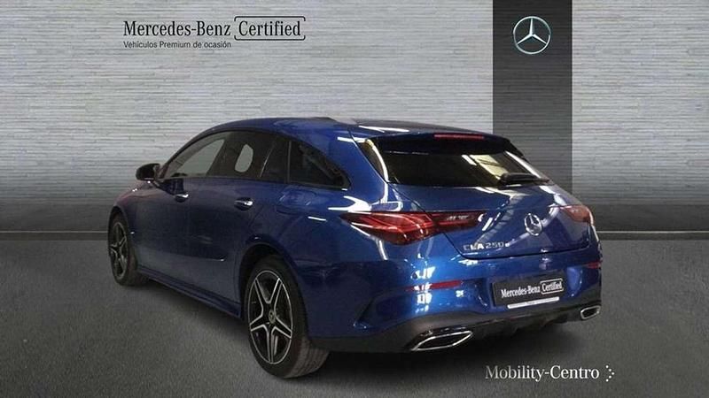 Usado Mercedes CLA250e Shooting Brake 219 CV (161 kW) 2024 Azul Familiar