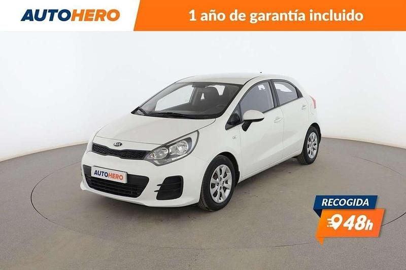 Blanco Usado 2015 Kia Rio Berlina | 9499 € (Precio justo) - Imagen 1/4