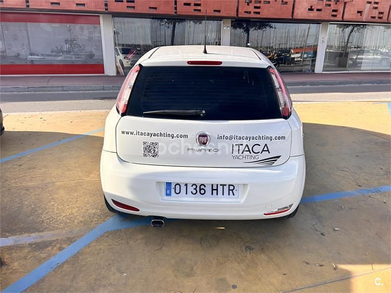 Usado Fiat Punto Easy 70 CV (51 kW) 2013 Blanco Utilitario