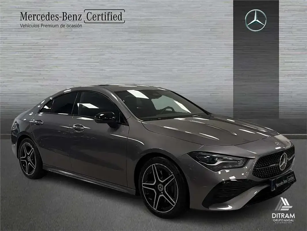 Usado Mercedes CLA200 163 CV (119 kW) 2025 Berlina