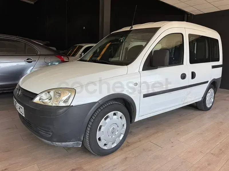 Usado Opel Combo Expression 90 CV (66 kW) 2012 Blanco Monovolumen