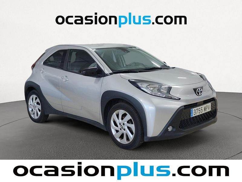 Usado Toyota Aygo X Play 72 CV (52 kW) 2024 Gris SUV