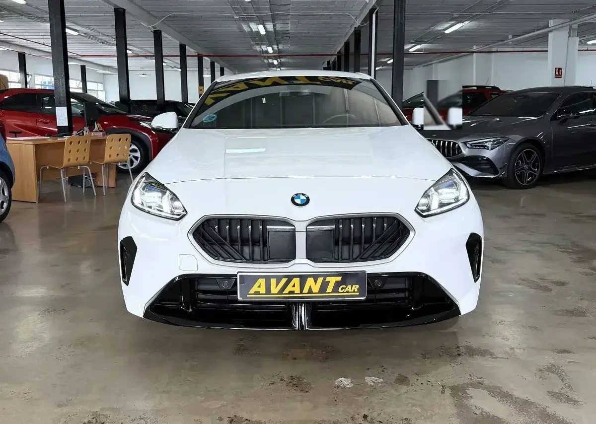 Usado BMW 118 150 CV (110 kW) 2025 Blanco Utilitario