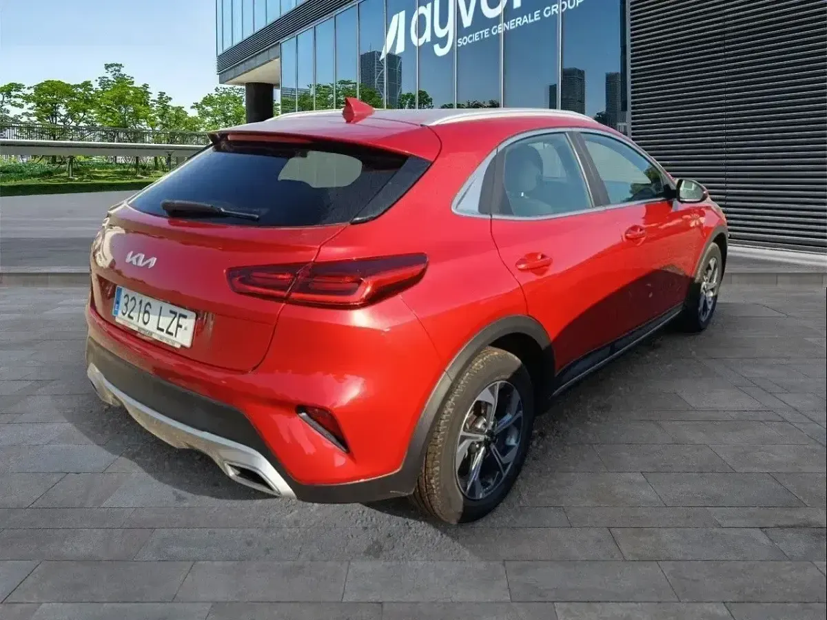 Usado Kia XCeed 120 CV (88 kW) 2022 Rojo SUV