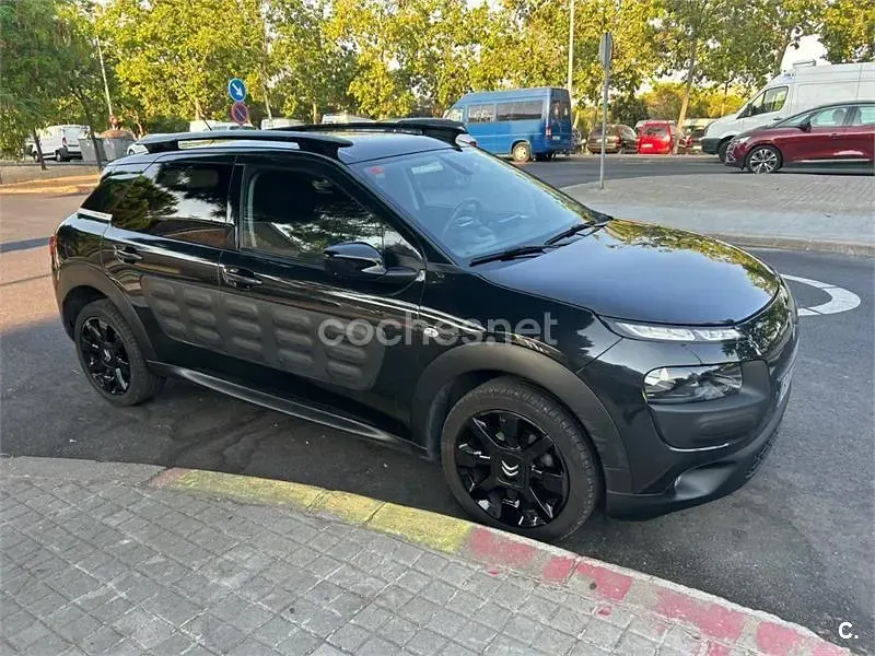 Usado Citroën C4 Rip Curl 100 CV (73 kW) 2017 Negro Berlina