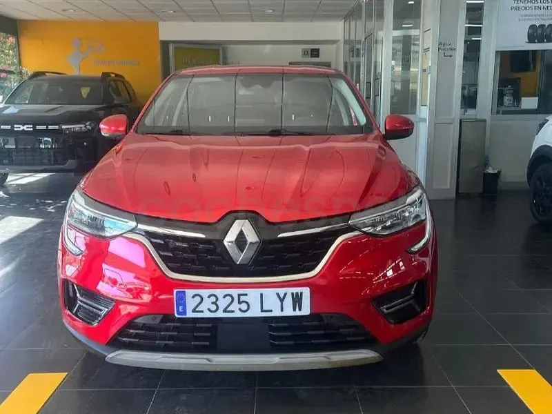 Usado Renault Arkana Zen 145 CV (106 kW) 2022 Rojo SUV