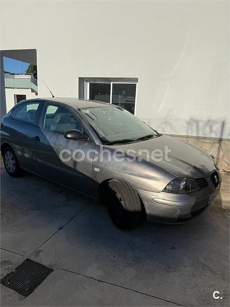 Usado Seat Ibiza Stella 64 CV (47 kW) 2002 Gris / plata Utilitario