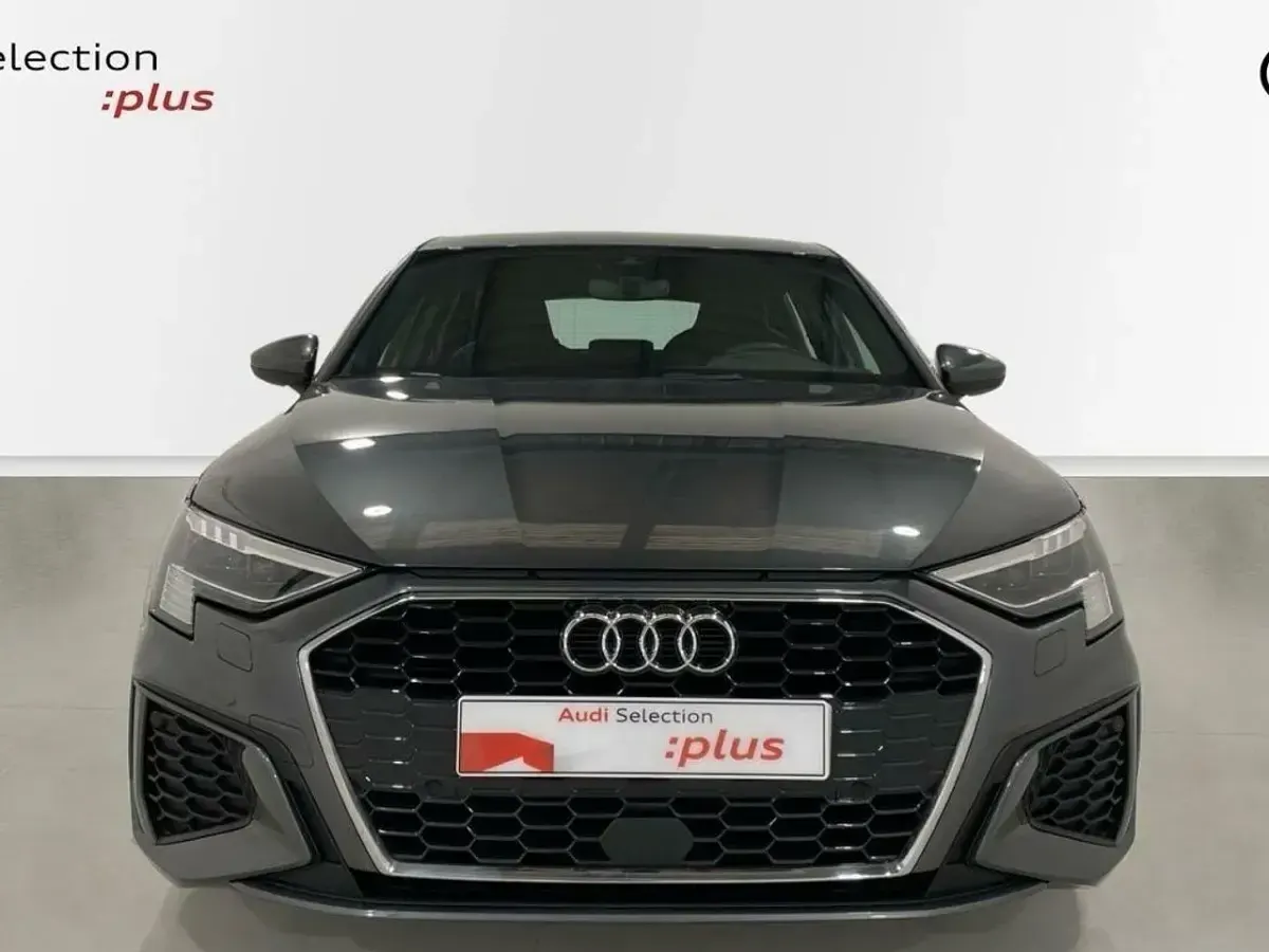 Usado Audi A3 150 CV (110 kW) 2023 Gris Berlina