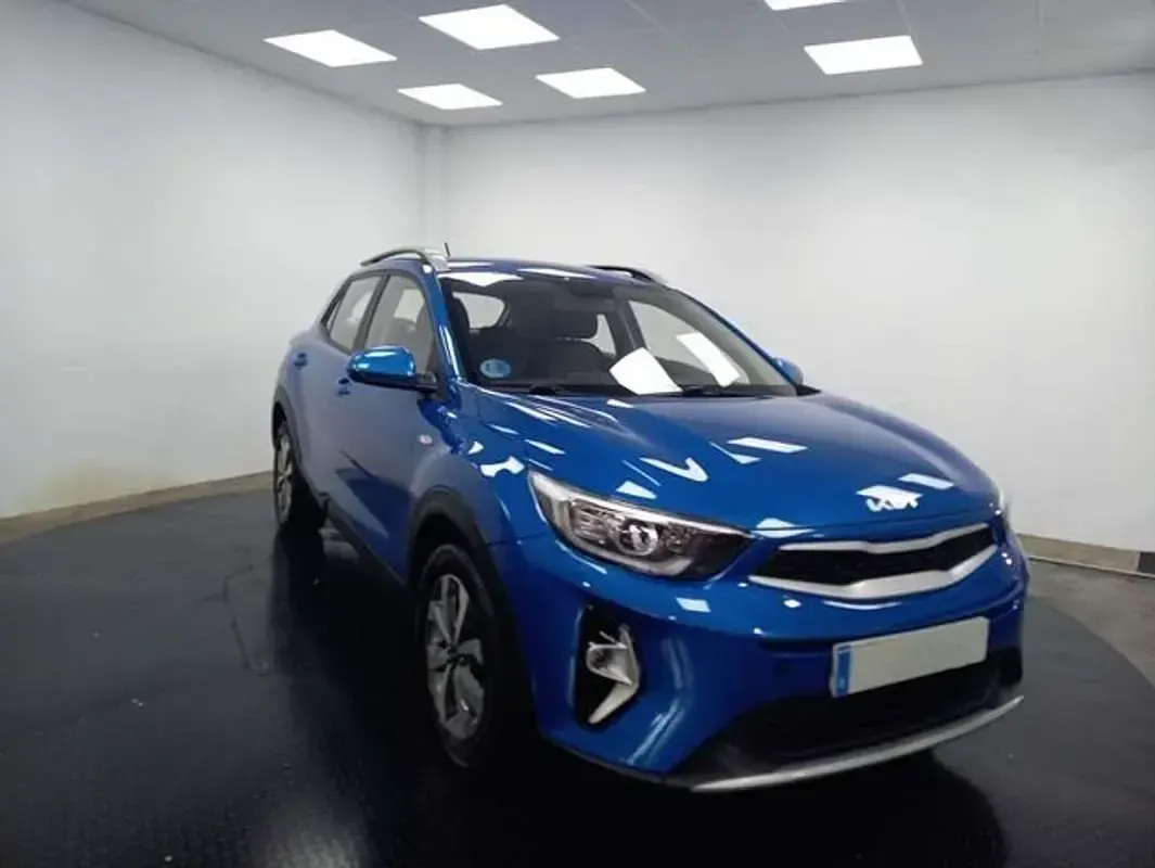 Usado Kia Stonic 101 CV (74 kW) 2023 Azul SUV