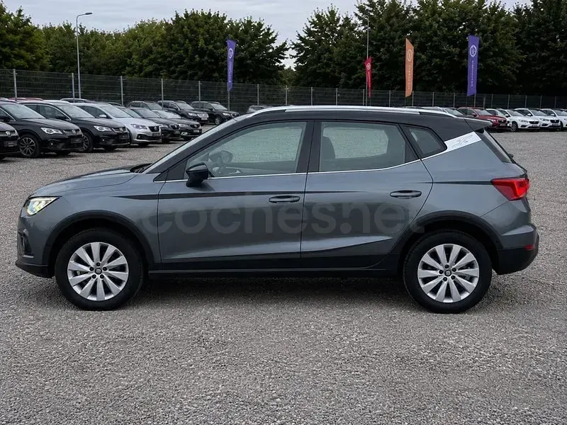 Usado Seat Arona Ecomotive 115 HP (84 kW) 2018 Cinzento SUV