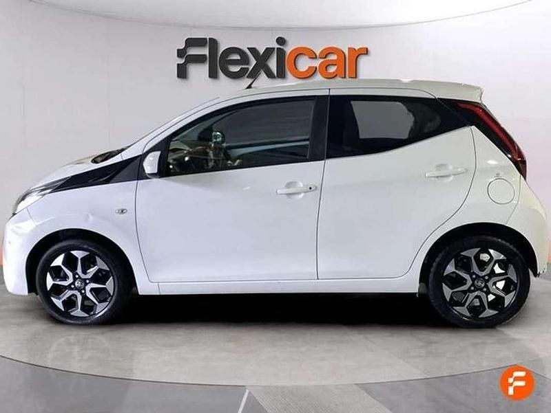 Usado Toyota Aygo X-play 72 CV (52 kW) 2021 Blanco Utilitario