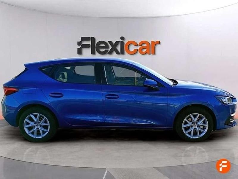 Usado Seat Leon Style 116 CV (85 kW) 2024 Azul Utilitario