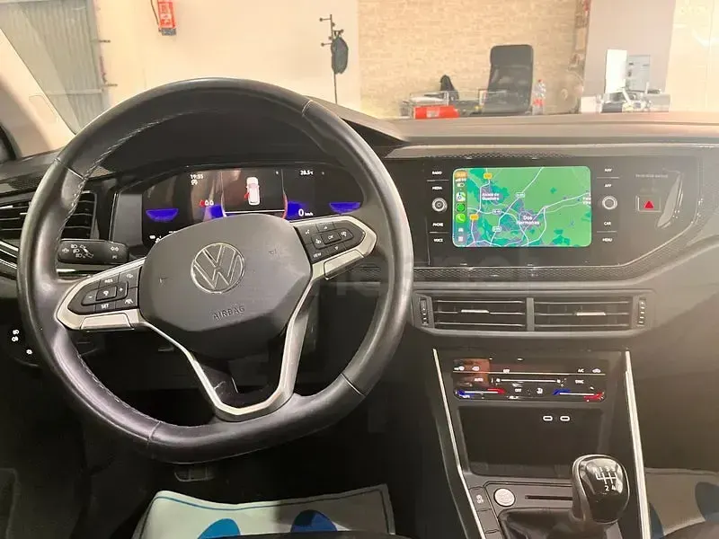 Usado VW Taigo R-line 110 CV (80 kW) 2023 Granate SUV
