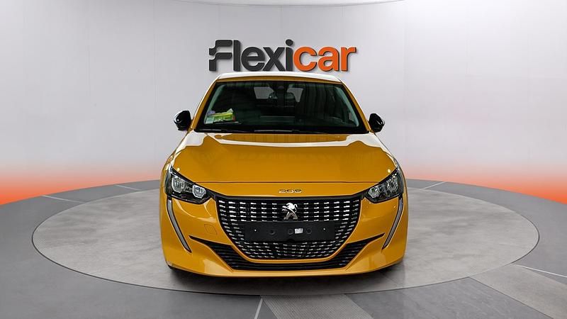 Usado Peugeot 208 Allure 131 CV (96 kW) 2022 Amarillo Utilitario
