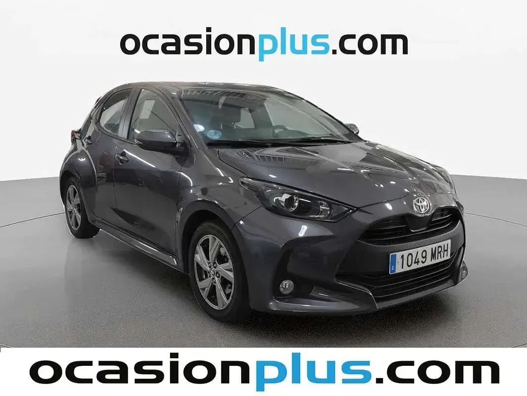 Usado Toyota Yaris Hybrid Active 116 CV (85 kW) 2024 Blanco Utilitario