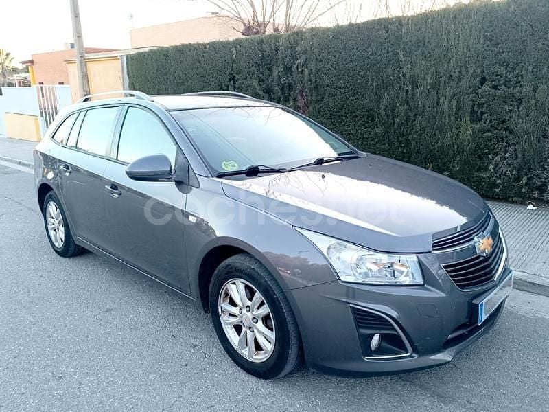 Usado Chevrolet Cruze LT 163 CV (119 kW) 2014 Gris / plata Familiar
