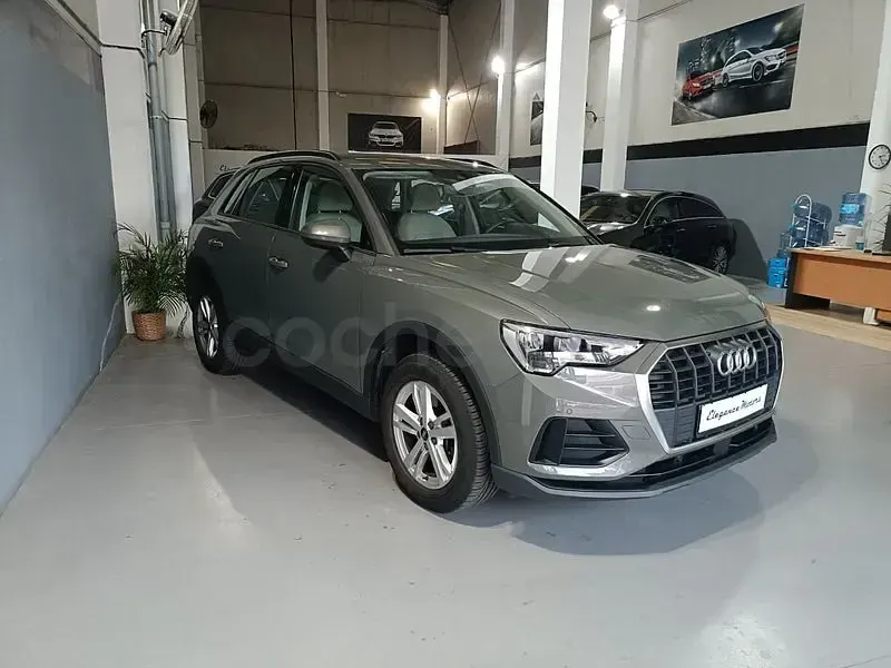 Usado Audi Q3 Advanced 245 CV (180 kW) 2022 Gris / plata SUV