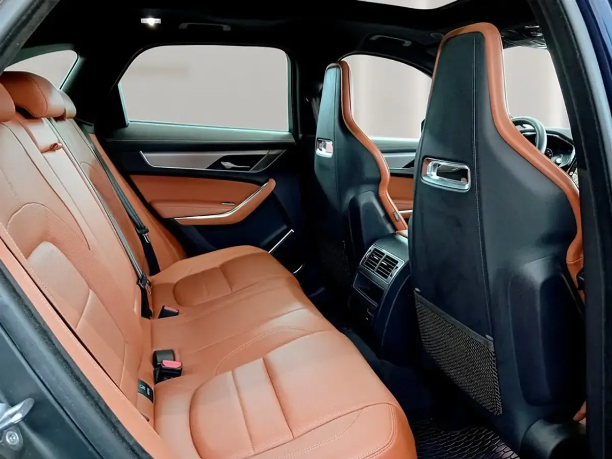 Usado Jaguar F-Pace R-Dynamic 204 CV (150 kW) 2025 Azul SUV