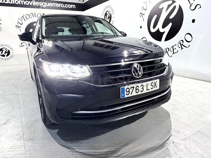 Usado VW Tiguan Life 150 CV (110 kW) 2021 Negro SUV