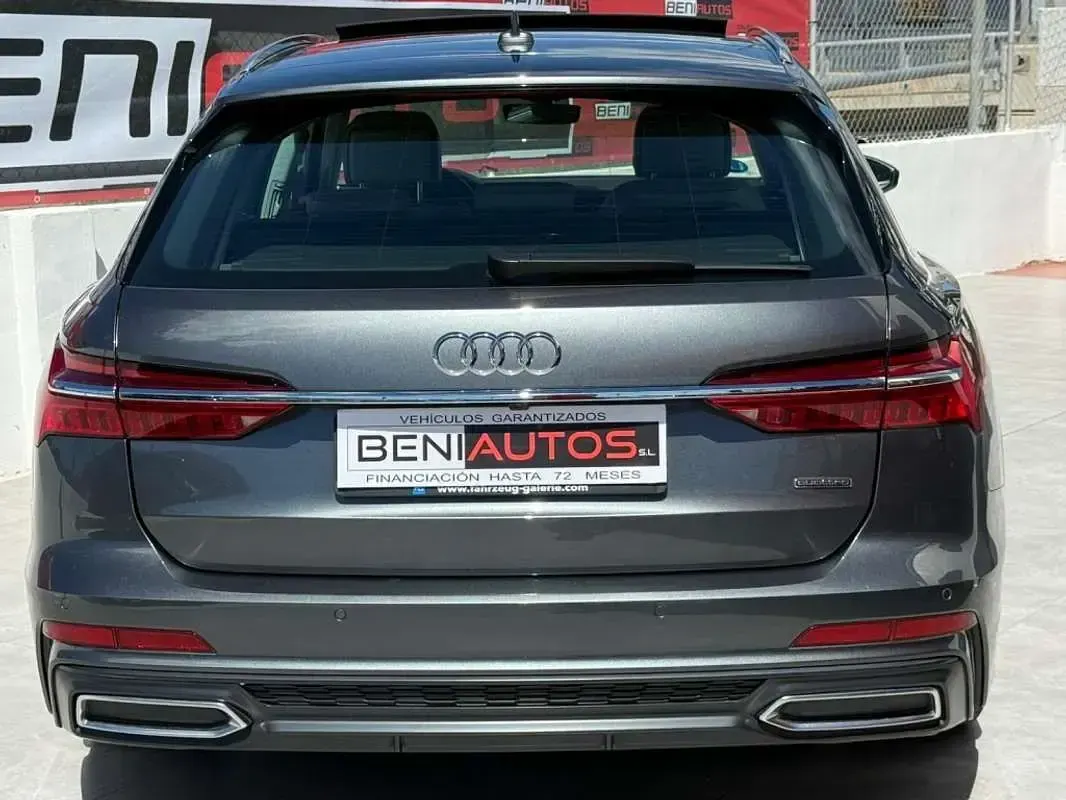 Usado Audi A6 299 CV (219 kW) 2022 Plateado Familiar
