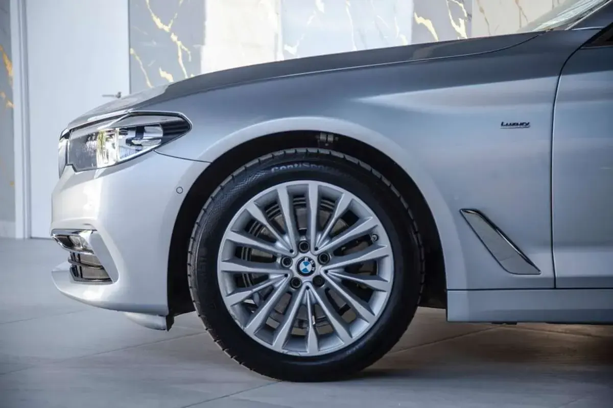 Usado BMW 520 Luxury Line 190 CV (139 kW) 2017 Gris / plata Familiar