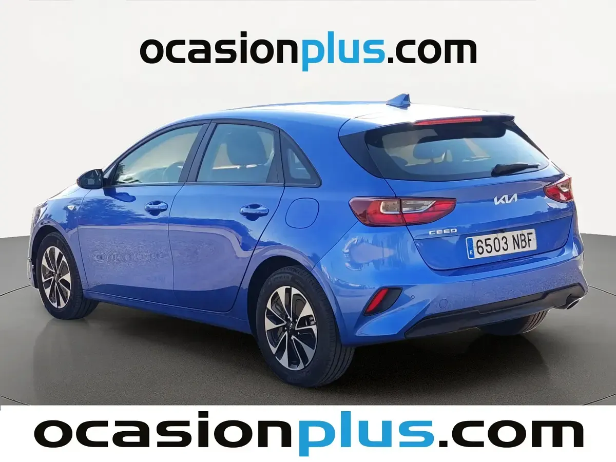 Usado Kia Ceed 101 CV (74 kW) 2025 Azul Utilitario