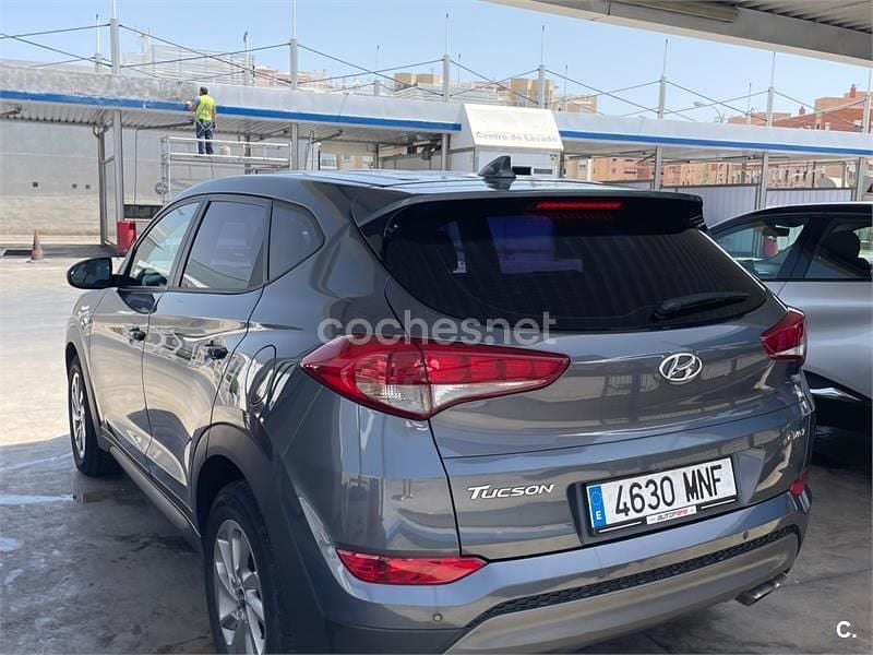 Usado Hyundai Tucson 136 CV (100 kW) 2015 Gris / plata SUV