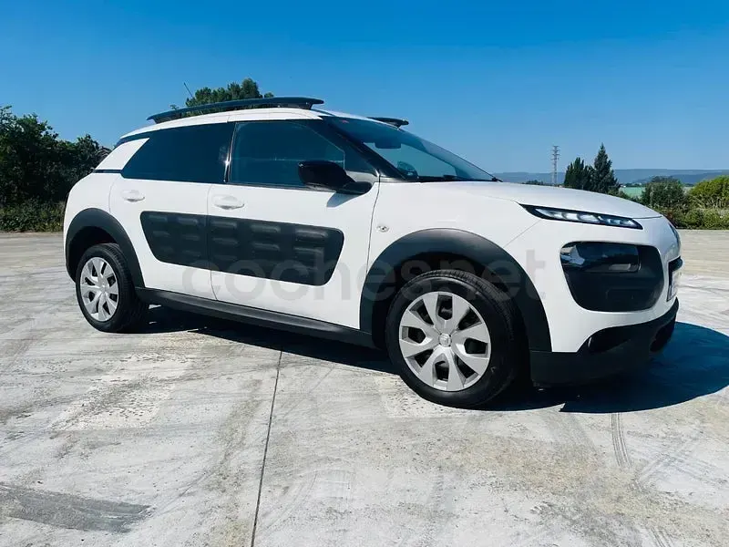 Usado Citroën C4 Live 100 CV (73 kW) 2016 Blanco Berlina
