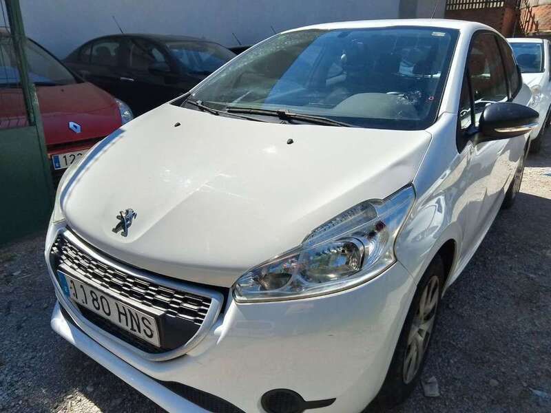 Blanco Usado 2013 Peugeot 208 Access Utilitario | 5500 € (Precio justo) - Imagen 1/4