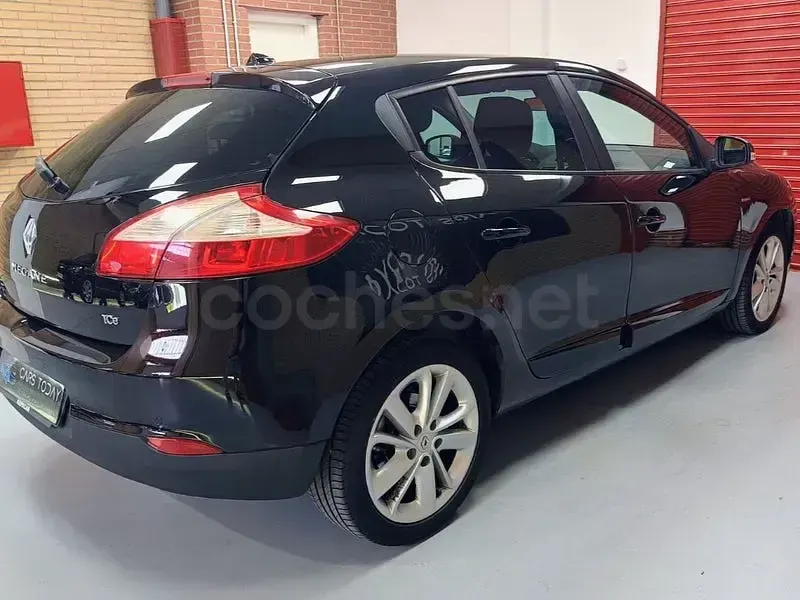 Usado Renault Mégane LIMITED 115 CV (84 kW) 2014 Negro Berlina
