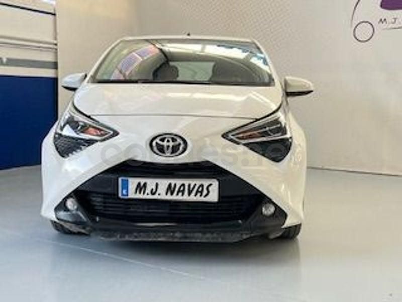 Usado Toyota Aygo X-clusiv 72 CV (52 kW) 2019 Blanco Utilitario