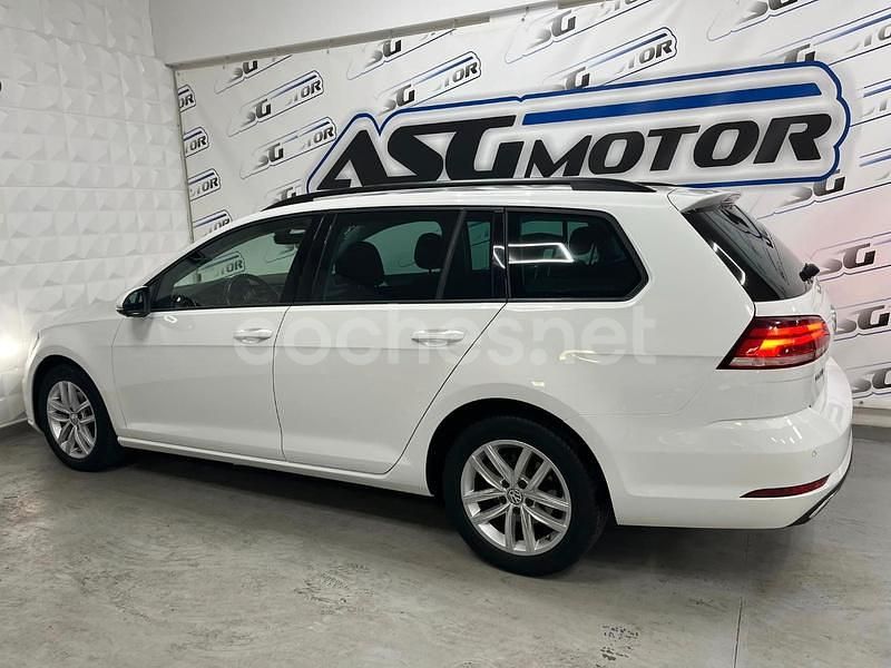 Usado VW Golf Sportsvan Advance 115 CV (84 kW) 2017 Blanco Monovolumen