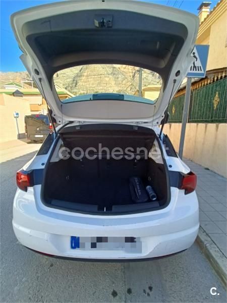 Blanco Usado 2016 Opel Astra Selective Berlina | 9400 € (Buen precio) - Imagen 1/4