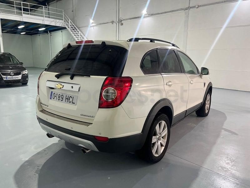 Usado Chevrolet Captiva LT 150 CV (110 kW) 2011 Blanco SUV