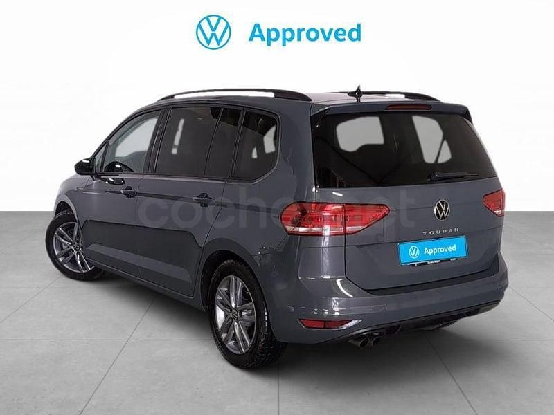 Usado VW Touran 150 CV (110 kW) 2025 Gris / plata Monovolumen