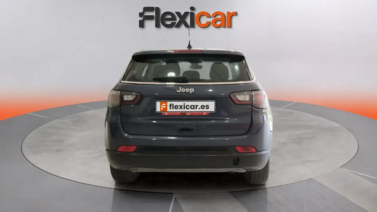 Usado Jeep Compass Longitude 131 CV (96 kW) 2022 Gris SUV