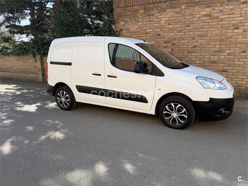 Usado Peugeot Partner Tepee 75 CV (55 kW) 2009 Blanco Monovolumen